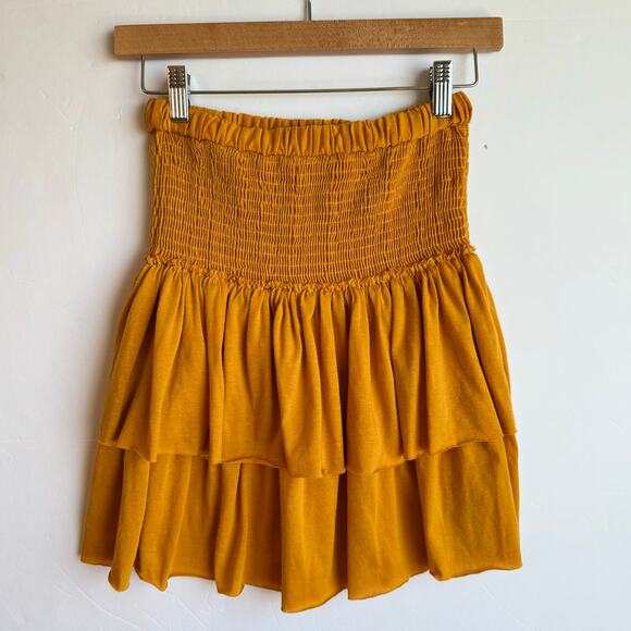 Anthropologie Saturday Sunday Mini Skirt XS Yellow Mustard Smocked Tiered Boho - Picture 1 of 11